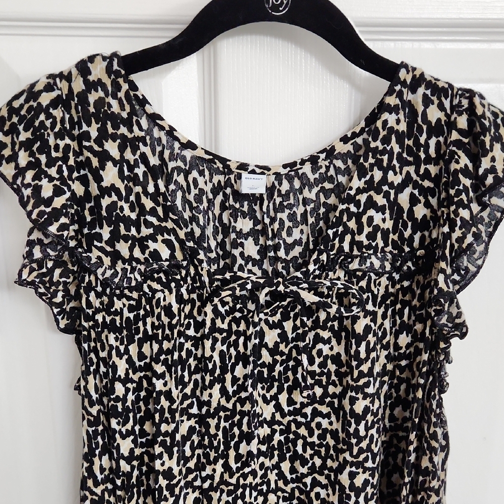 Old Navy Leopard Ruffled Tie Neck Top Size: L - Picture 5 of 5